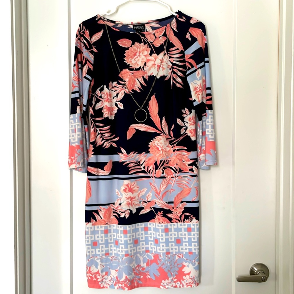 Beautiful springtime dress. Great for a wedding, church, going out or work.